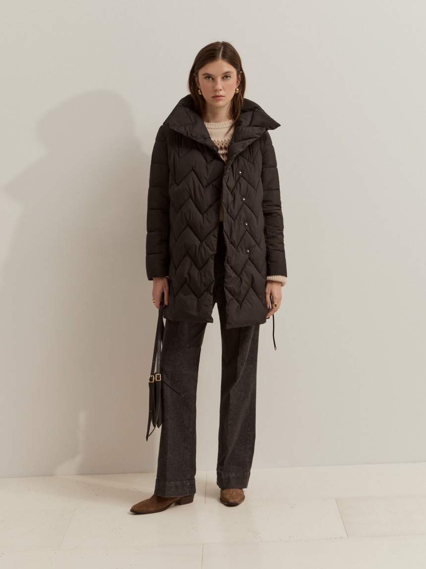 Quilted jacket with a belt