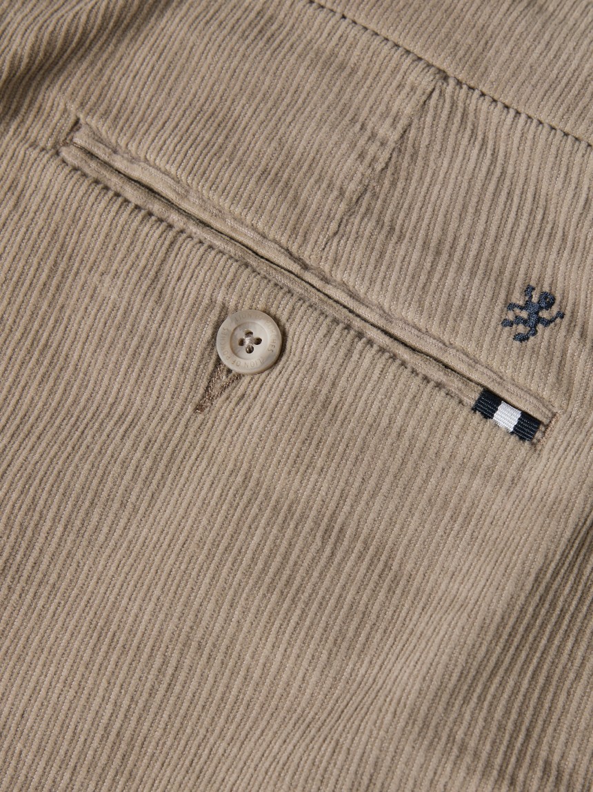 Chino pants in corduroy