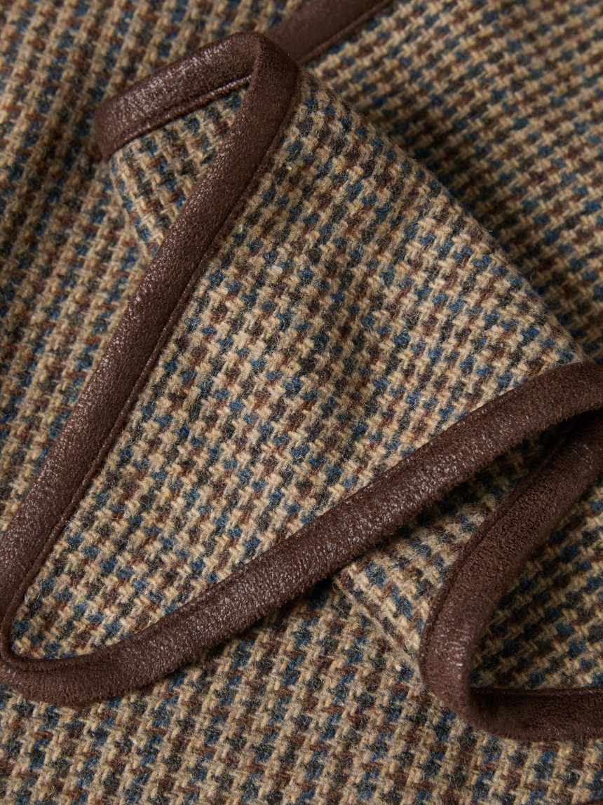 Poncho a cuadros con capucha