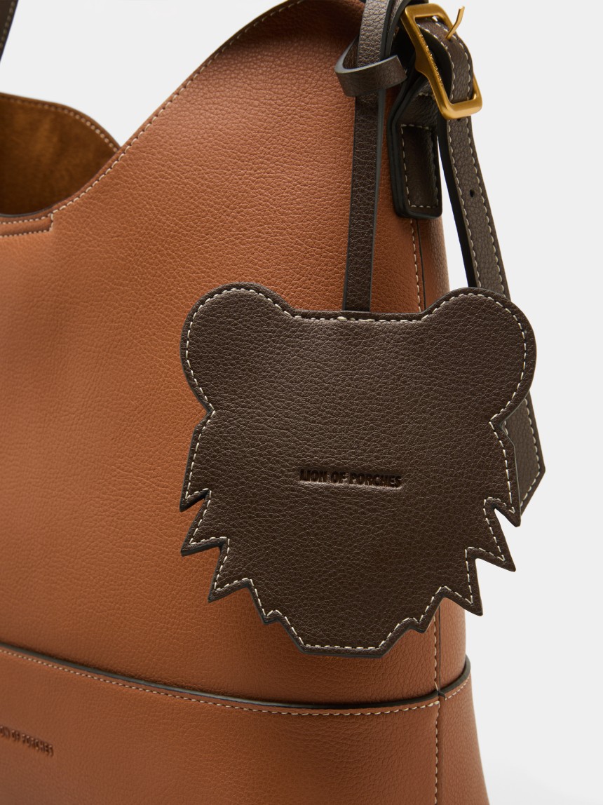 Shopper bag with charm