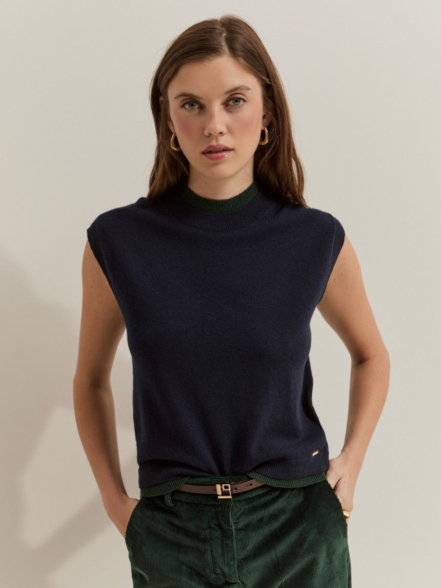 Two-tone wool vest