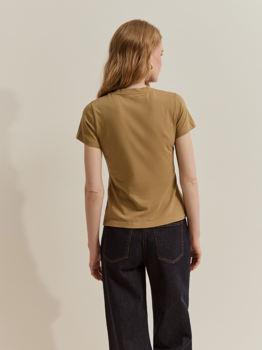 Short-sleeved T-shirt
