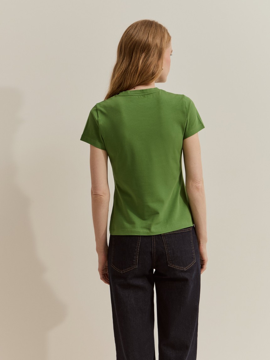 Short-sleeved T-shirt