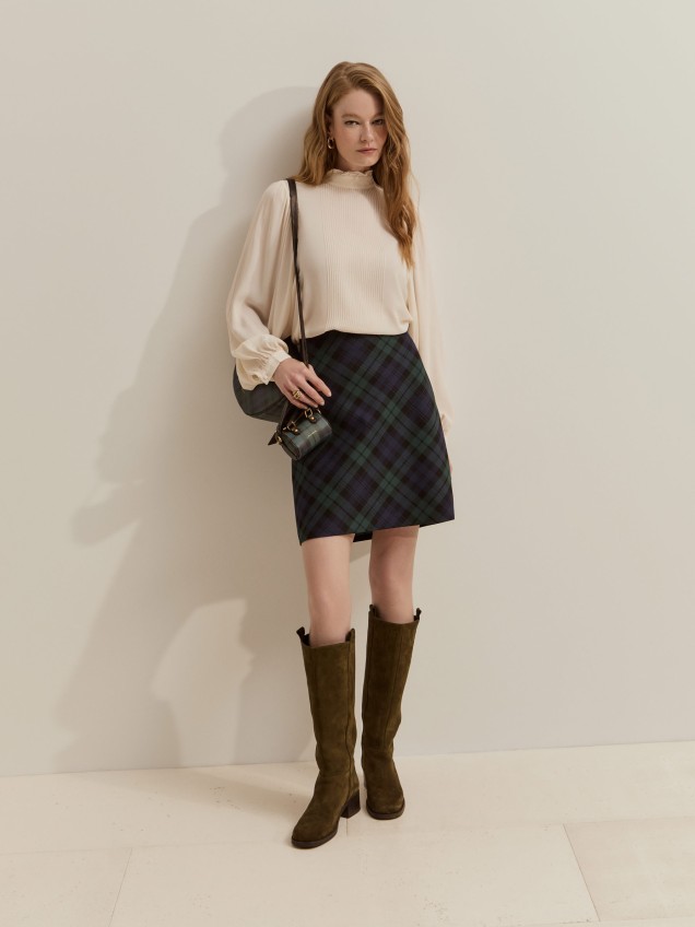 Flowy blouse with gathers - Image product