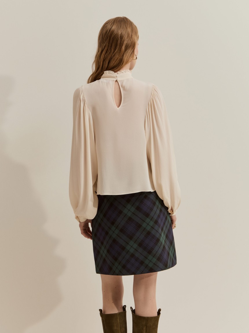Flowy blouse with gathers