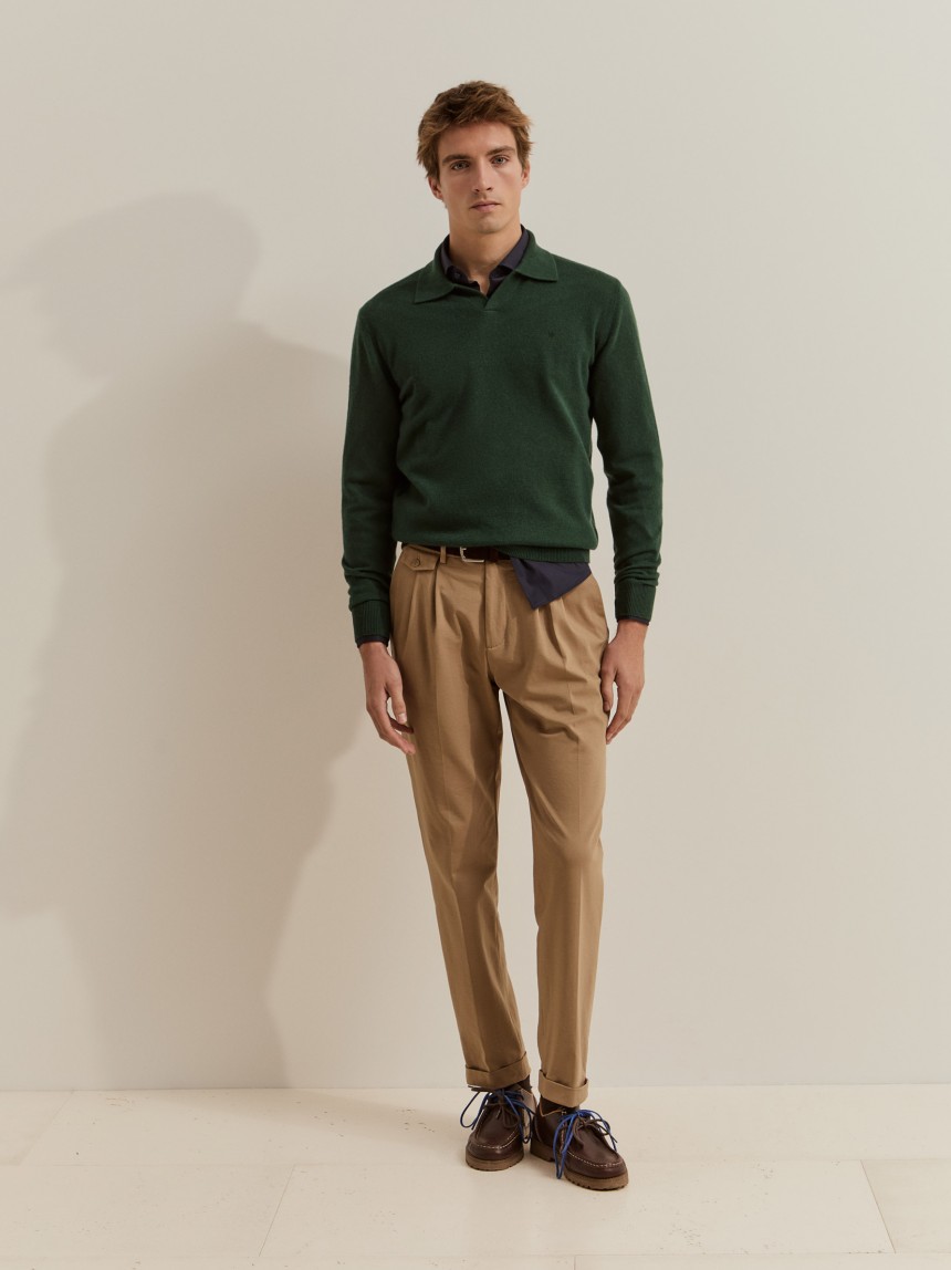 Pantalones chinos con pliegues
