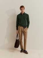 Pantalones chinos con pliegues