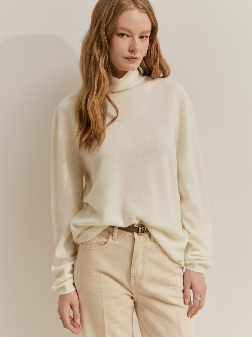 Shine-effect turtleneck sweater
