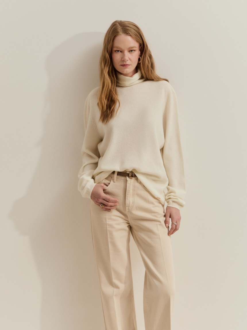 Shimmering turtleneck sweater