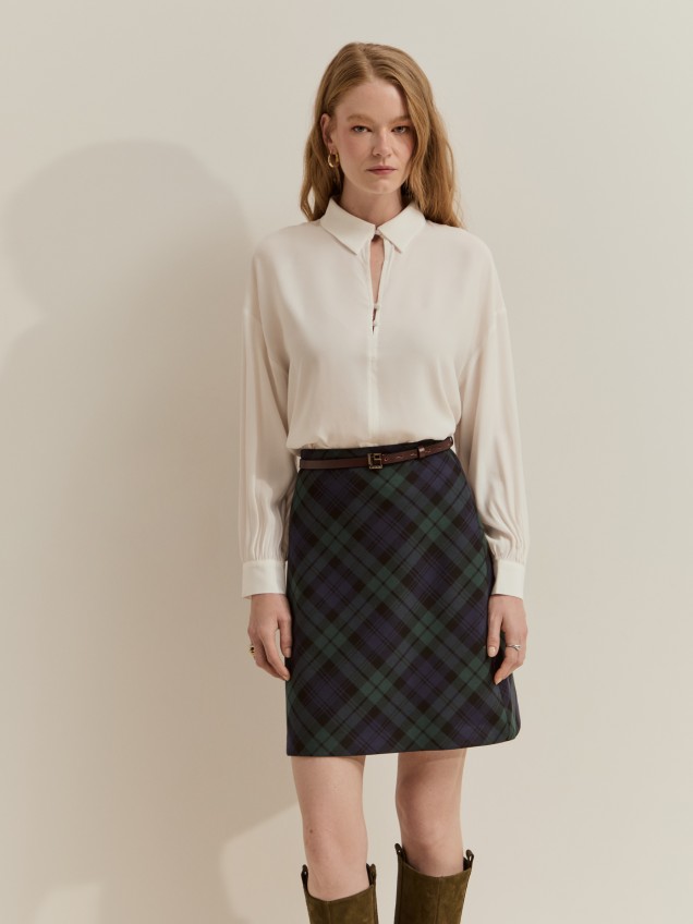 Flowy blouse with front opening - Image product